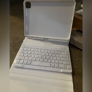 White Bluetooth Keyboard Case